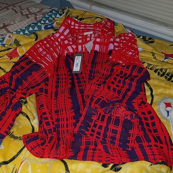 Blouse - Picture 2 of 3